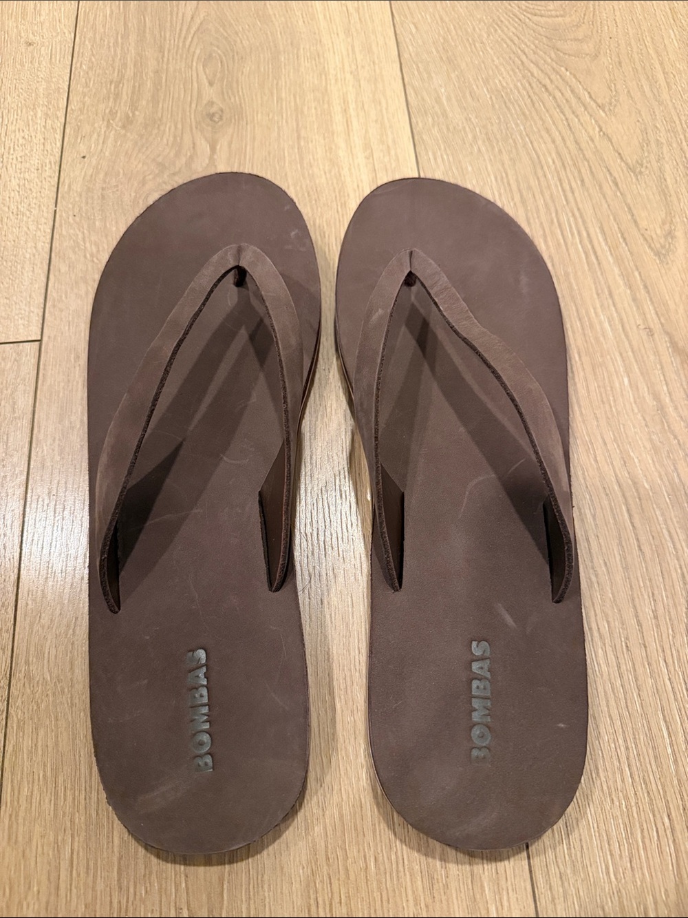 Bombas Dark Brown Leather Flip Sandals